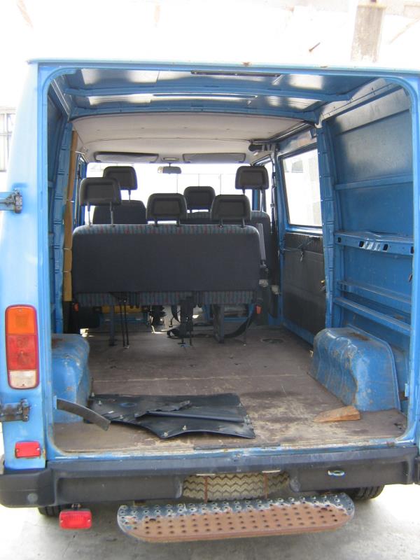 les véhicules d'aéroport qui ne sont plus utilisés-4