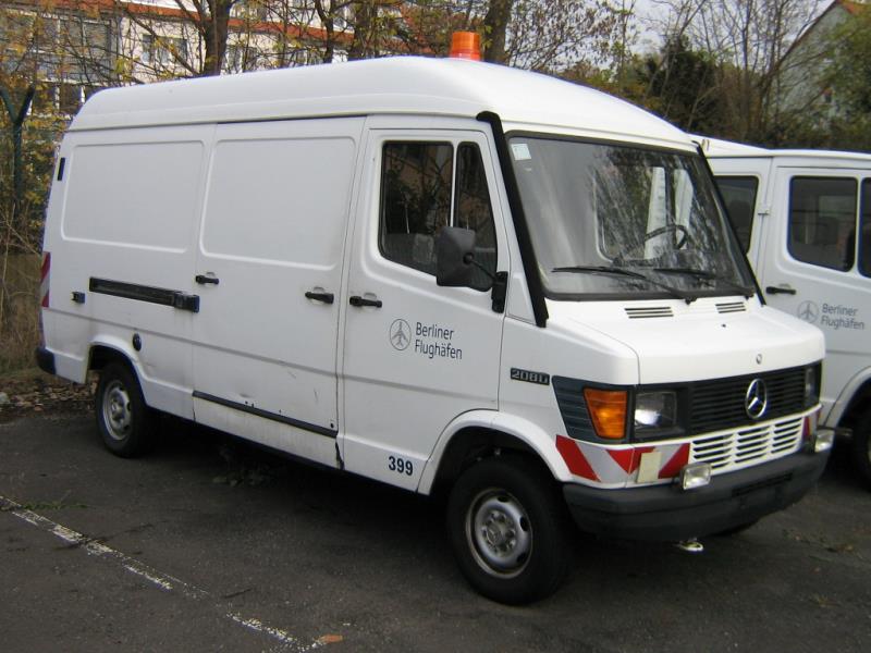 nicht mehr benötigte Flughafenfahrzeuge-2