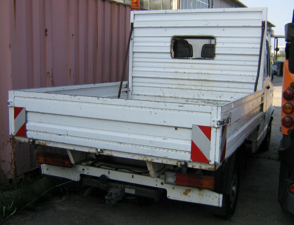 les véhicules d'aéroport qui ne sont plus utilisés-4