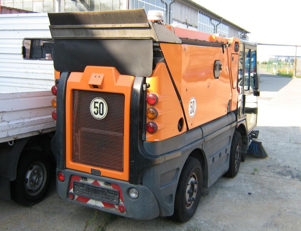 les véhicules d'aéroport qui ne sont plus utilisés-2