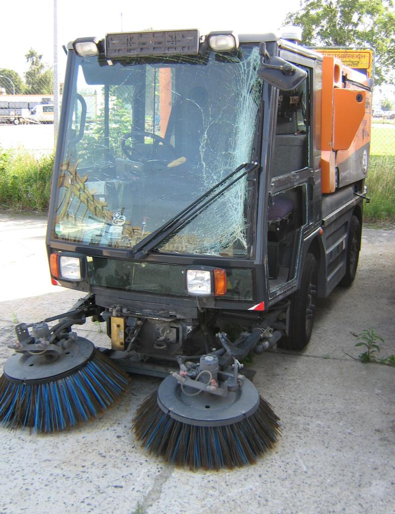 les véhicules d'aéroport qui ne sont plus utilisés-3