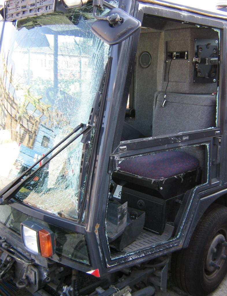 les véhicules d'aéroport qui ne sont plus utilisés-4