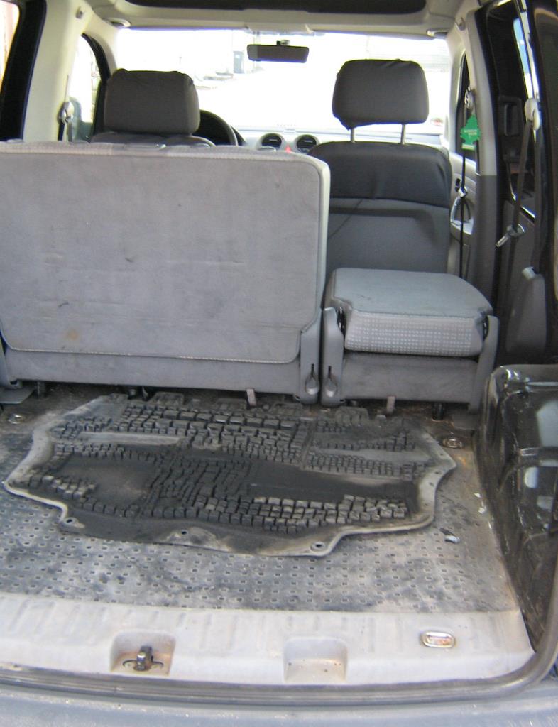 les véhicules d'aéroport qui ne sont plus utilisés-5