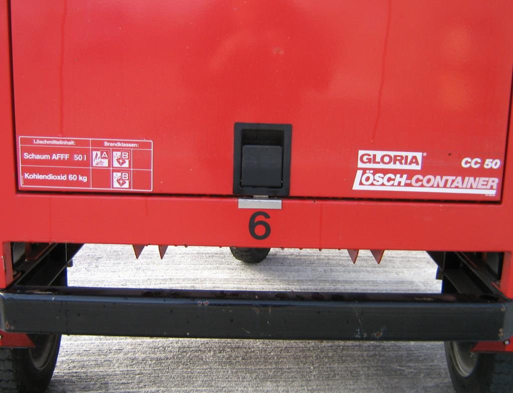 les véhicules d'aéroport qui ne sont plus utilisés-3