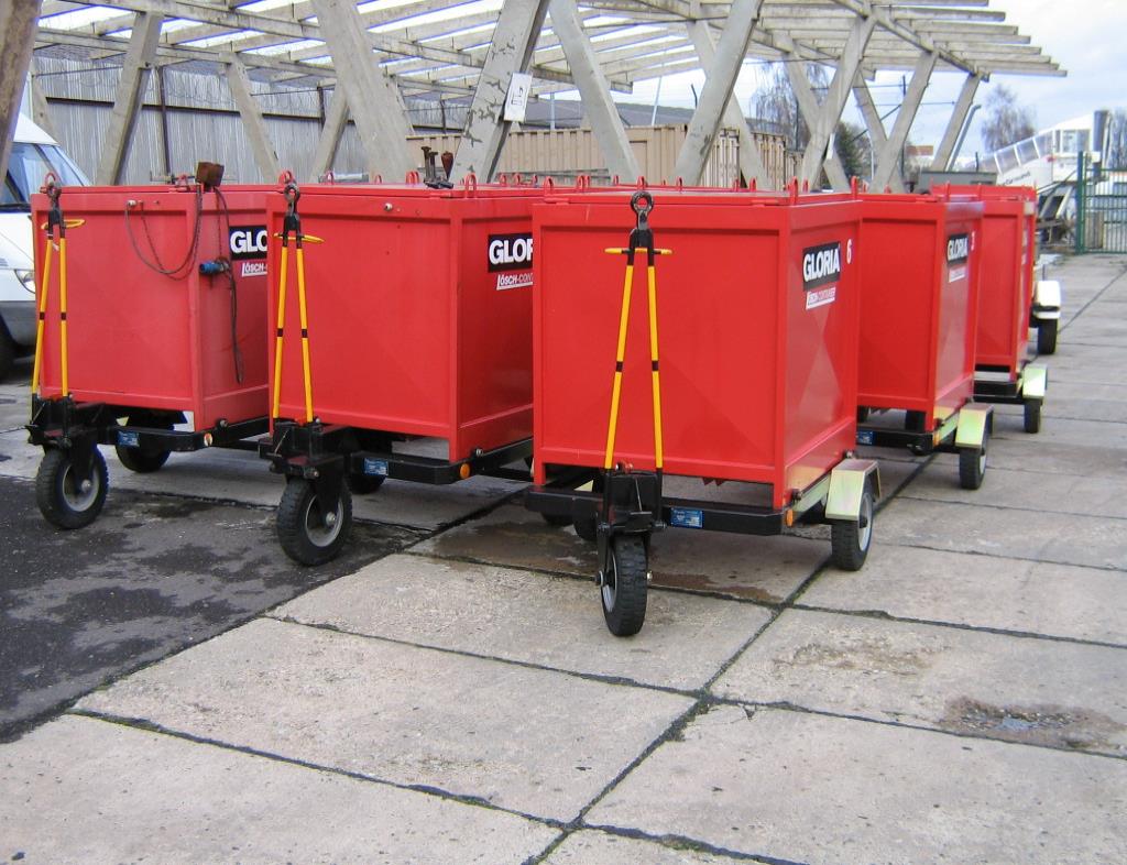 les véhicules d'aéroport qui ne sont plus utilisés-1