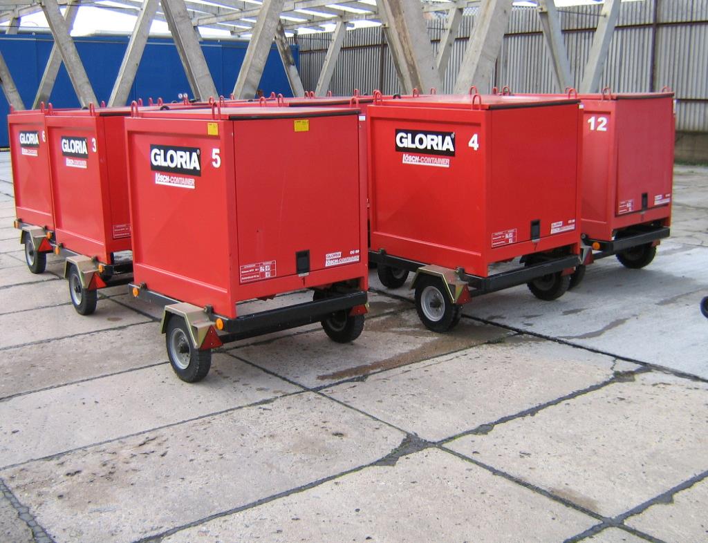 les véhicules d'aéroport qui ne sont plus utilisés-6