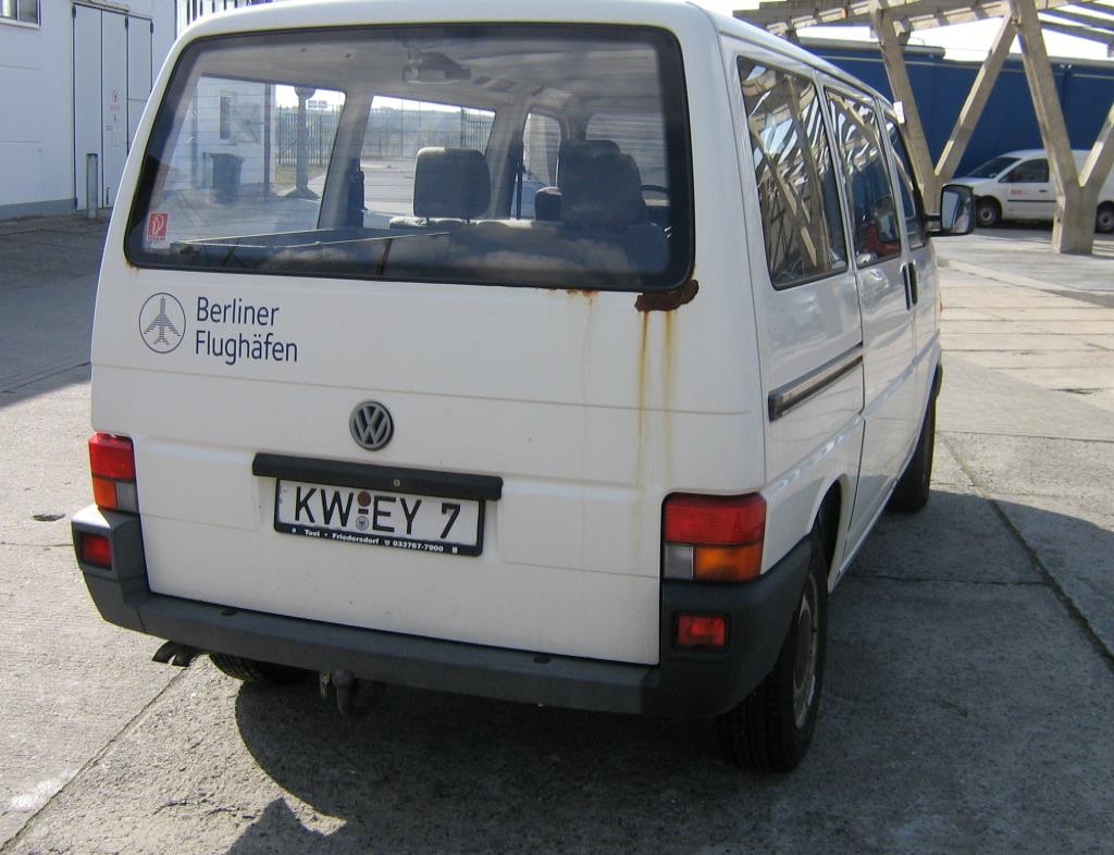 les véhicules d'aéroport qui ne sont plus utilisés-5