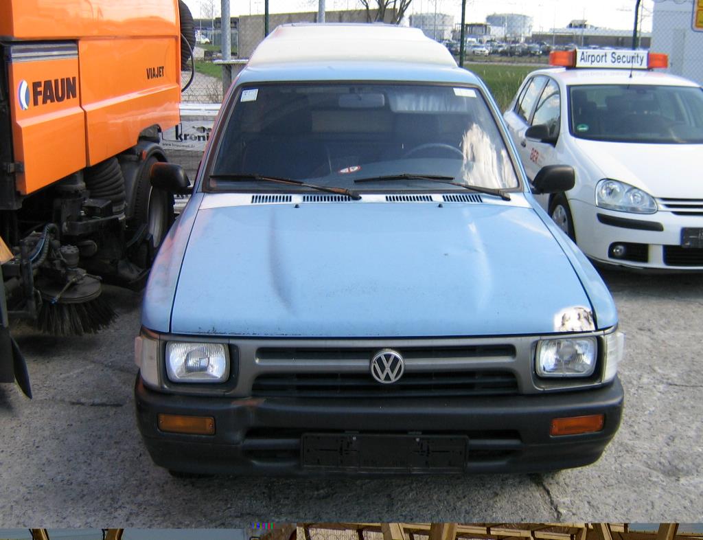 les véhicules d'aéroport qui ne sont plus utilisés-2