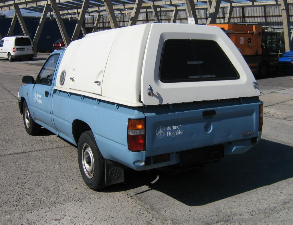 les véhicules d'aéroport qui ne sont plus utilisés-3