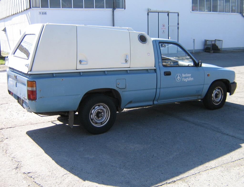 les véhicules d'aéroport qui ne sont plus utilisés-1