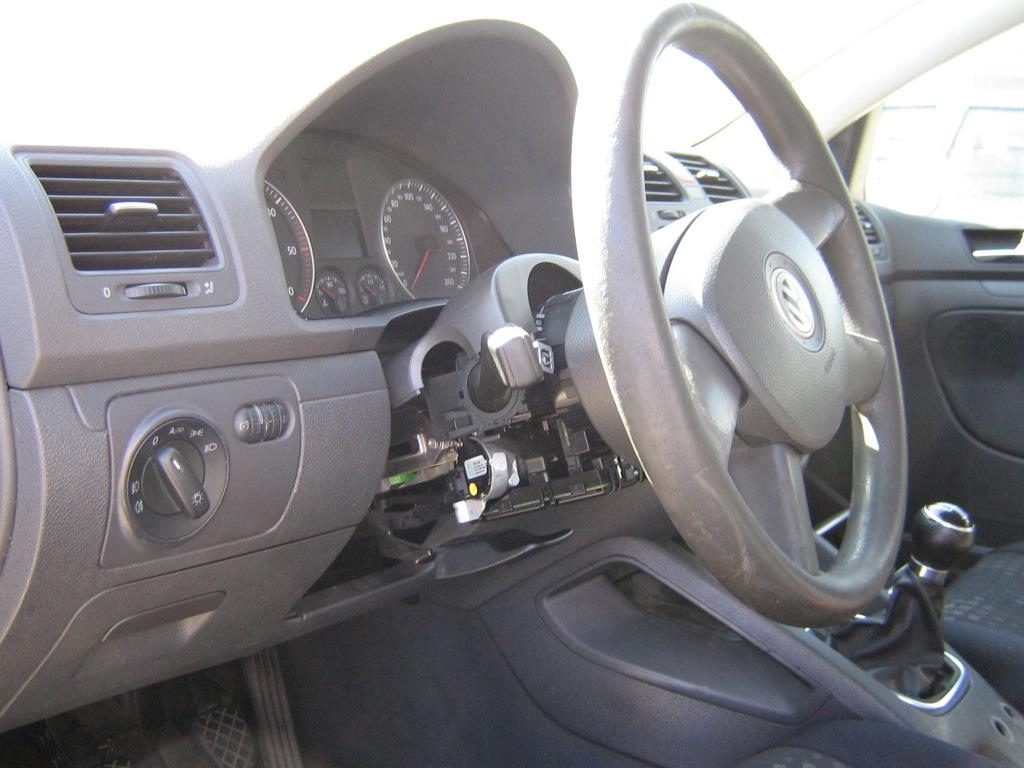 les véhicules d'aéroport qui ne sont plus utilisés-5