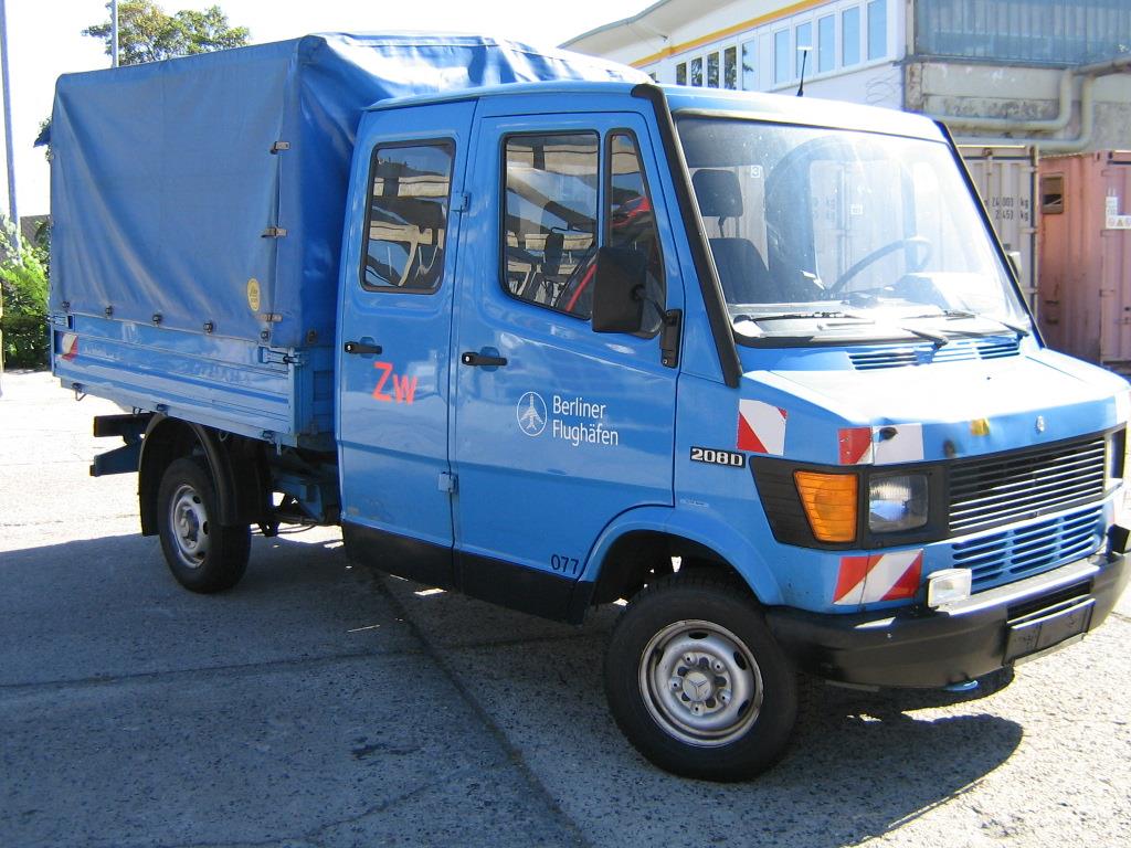 nicht mehr benötigte Flughafenfahrzeuge-4