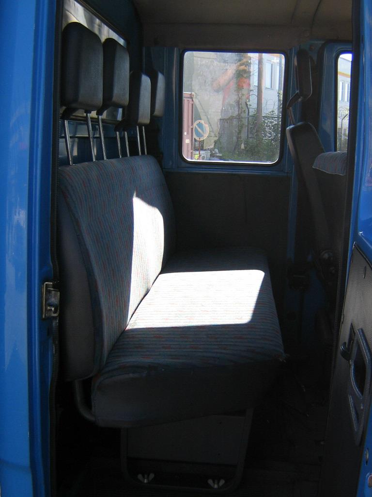 nicht mehr benötigte Flughafenfahrzeuge-6