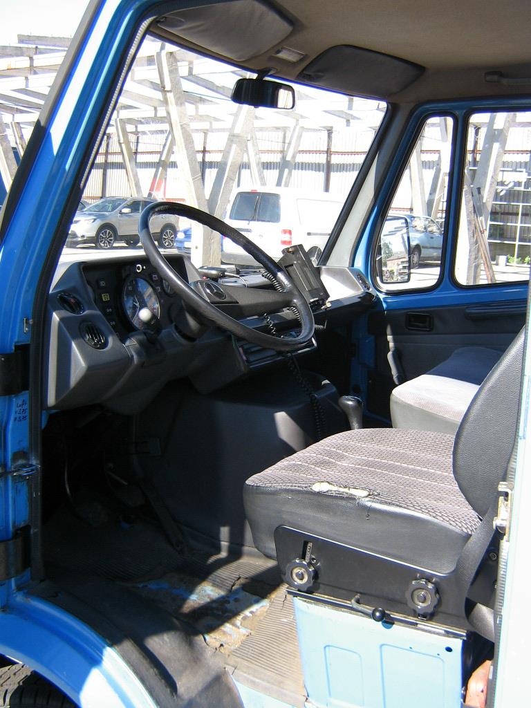 nicht mehr benötigte Flughafenfahrzeuge-7