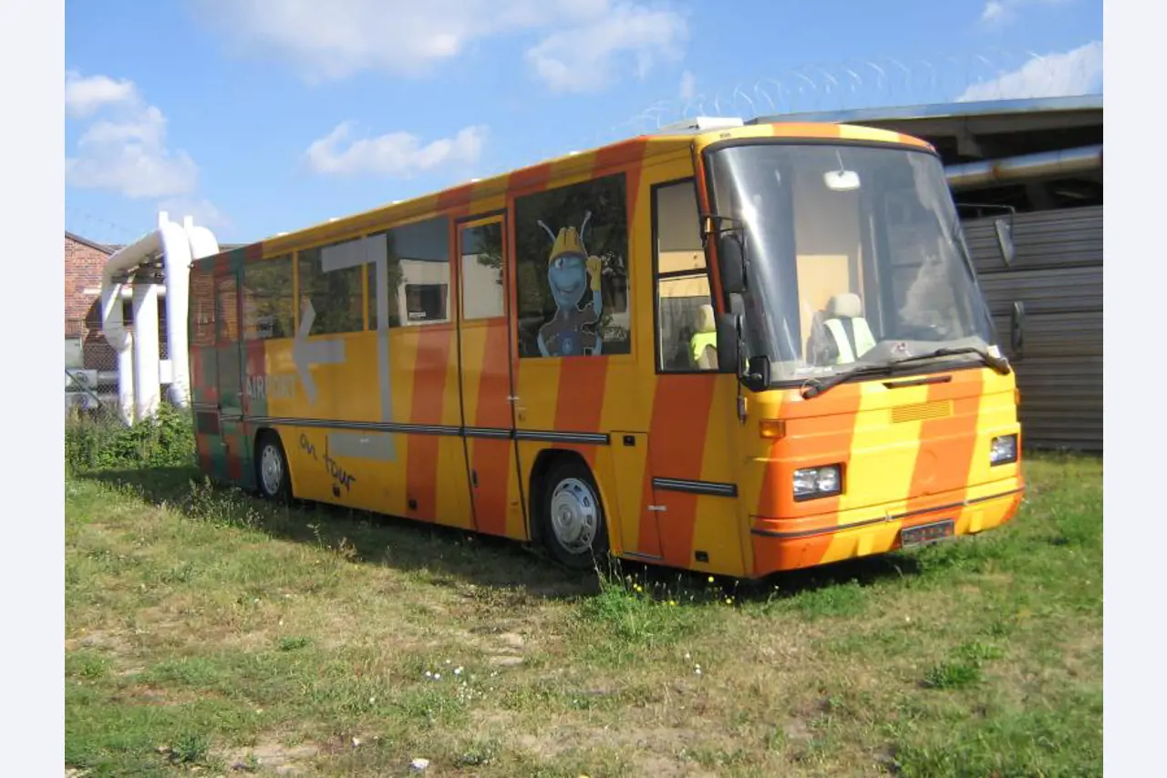 airport vehicles-1