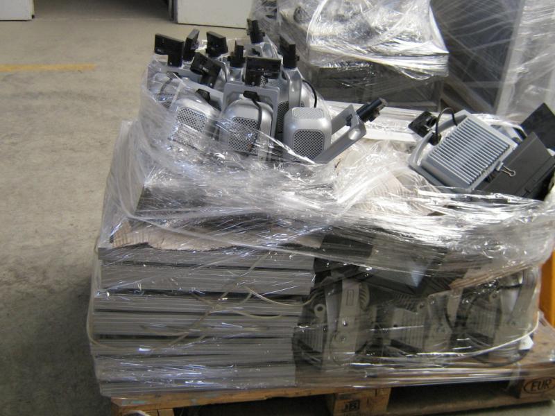 les véhicules d'aéroport qui ne sont plus utilisés-7