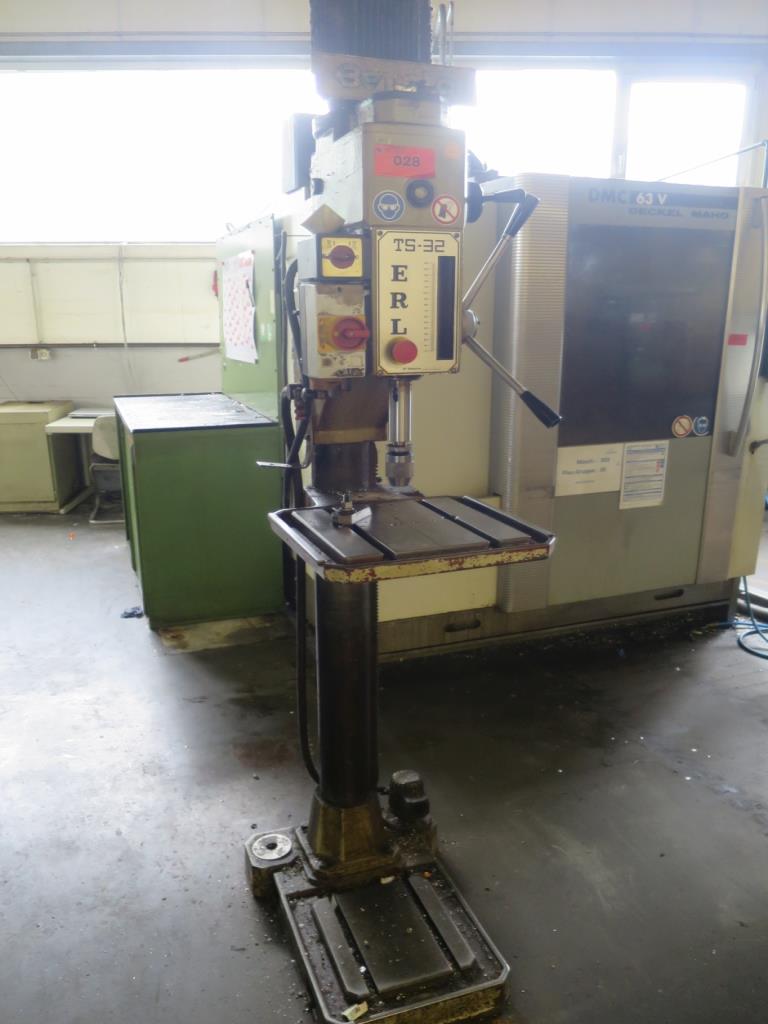 Rozsáhlý sortiment pil, soustruhů a frézek od známých výrobců.-2