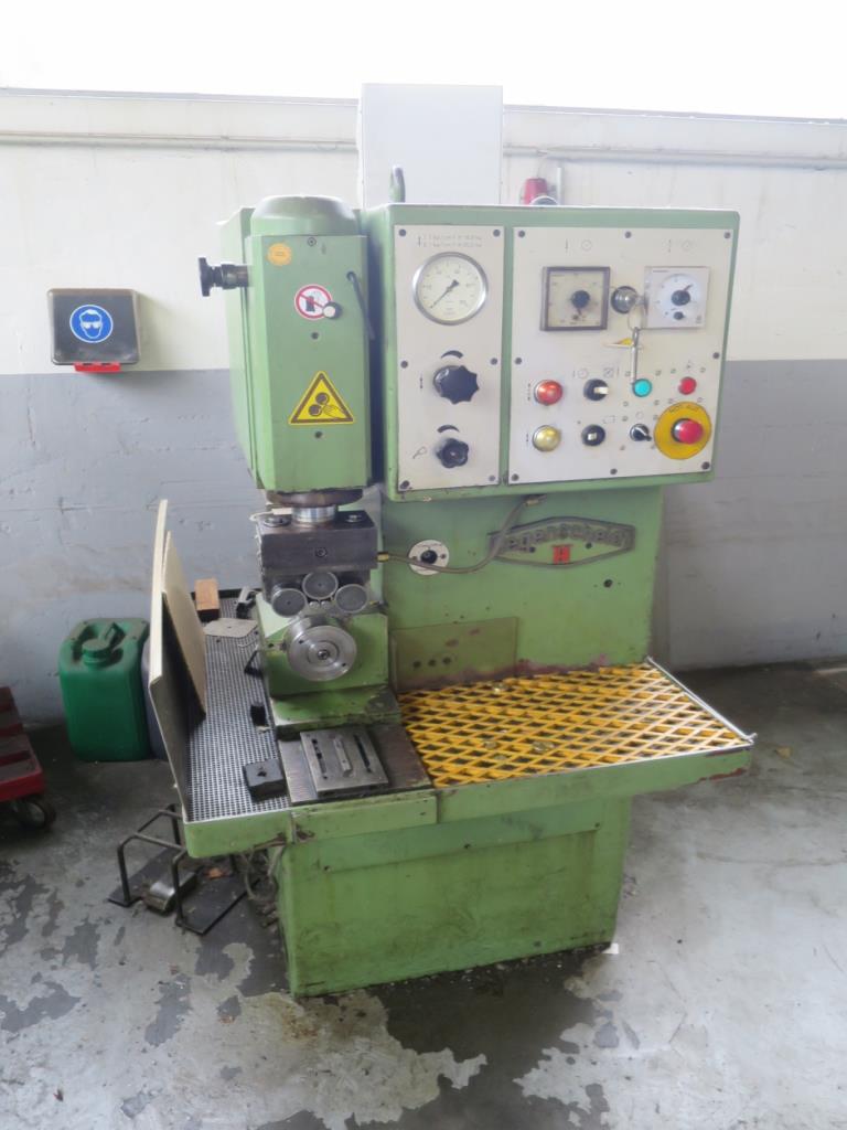 Amplia gama de sierras, tornos y fresadoras de fabricantes de renombre-1