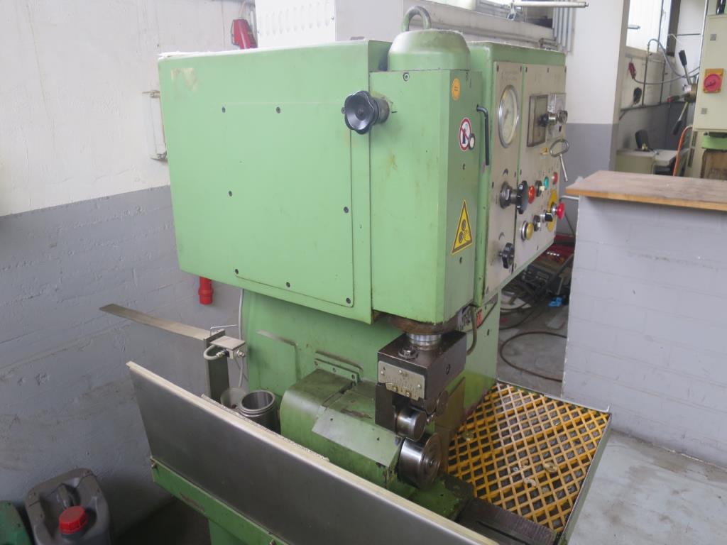 Amplia gama de sierras, tornos y fresadoras de fabricantes de renombre-2