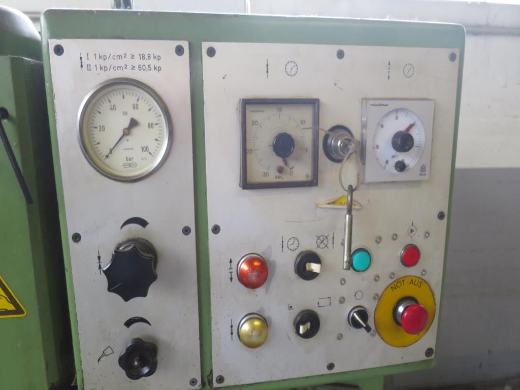 Amplia gama de sierras, tornos y fresadoras de fabricantes de renombre-3