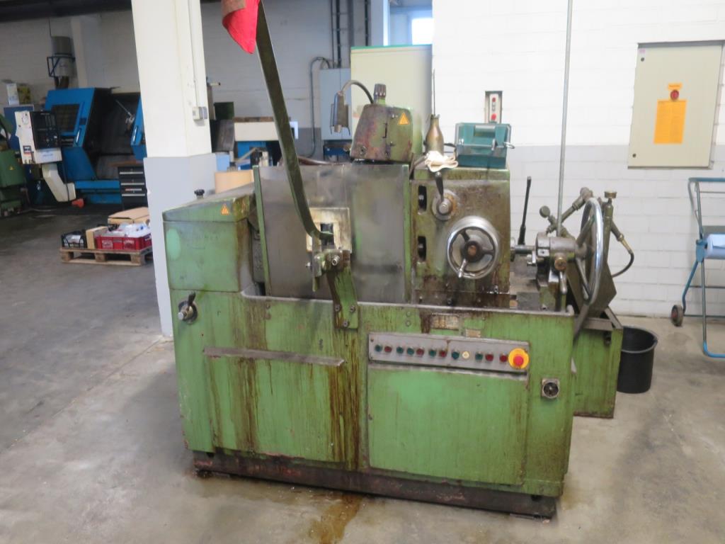 Rozsáhlý sortiment pil, soustruhů a frézek od známých výrobců.-2