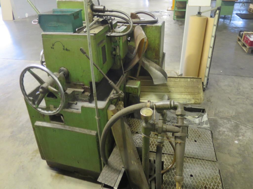 Rozsáhlý sortiment pil, soustruhů a frézek od známých výrobců.-3