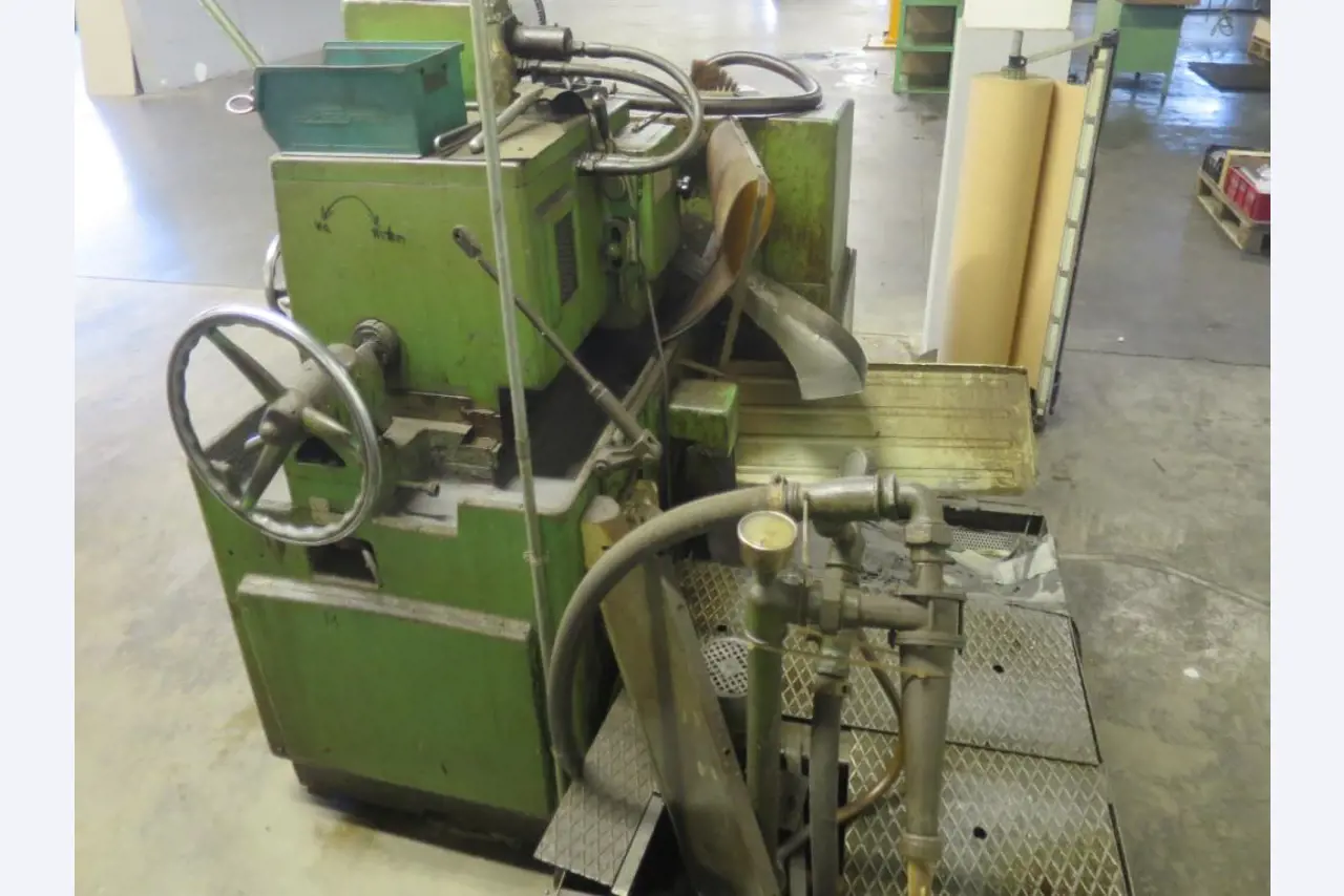 Extensive machine park of saws, lathes and milling machines from well-known manufacturers-3