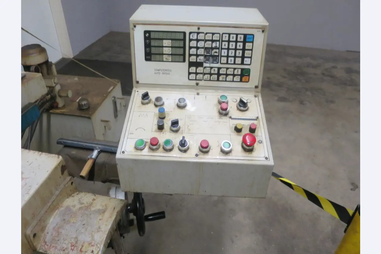 Uitgebreid assortiment zagen, draaibanken en freesmachines van bekende fabrikanten-2