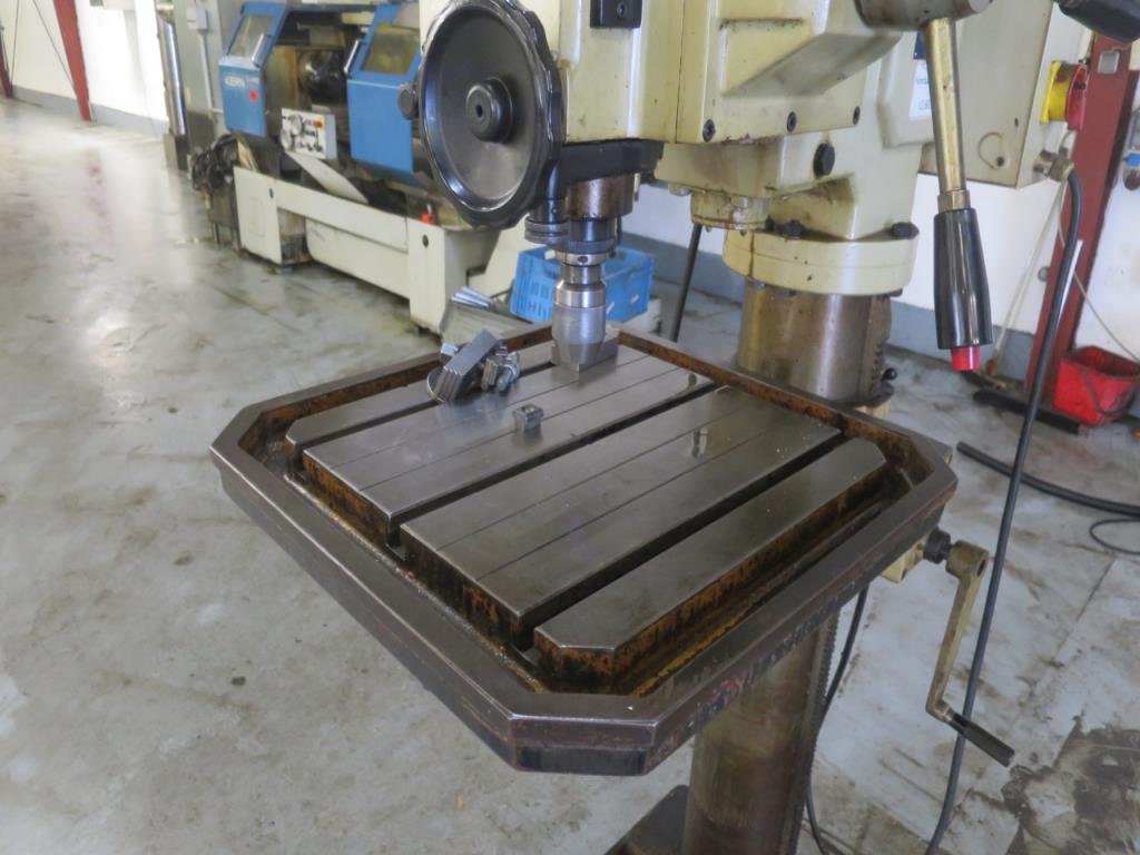 Extensive machine park of saws, lathes and milling machines from well-known manufacturers-3