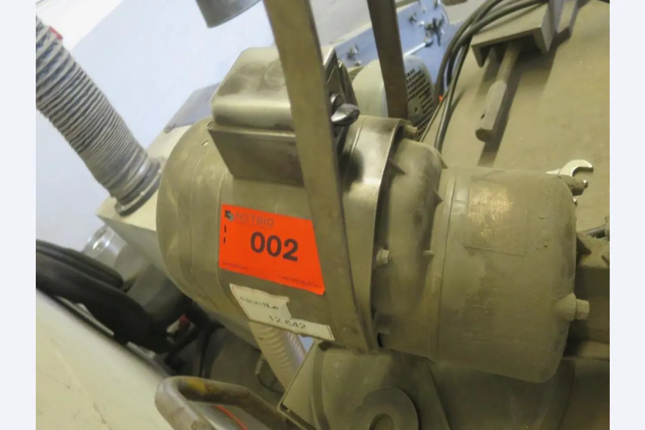 Extensive machine park of saws, lathes and milling machines from well-known manufacturers-4