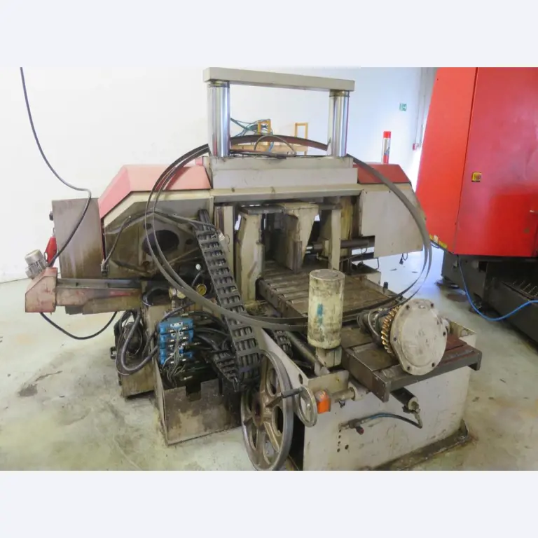 Vasta gama de serras, tornos e fresadoras de fabricantes de renome-2