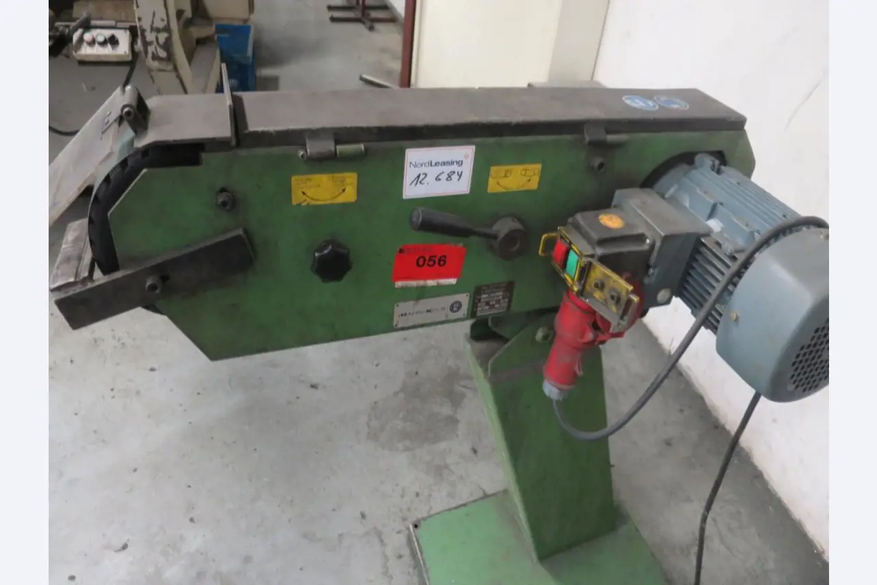 Vasta gama de serras, tornos e fresadoras de fabricantes de renome-2