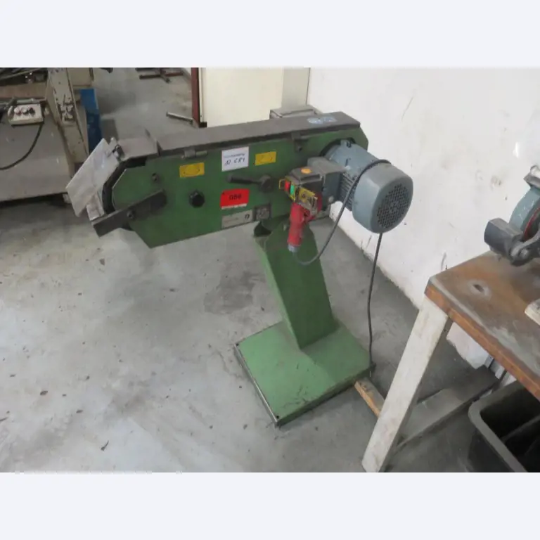 Vasta gama de serras, tornos e fresadoras de fabricantes de renome-3