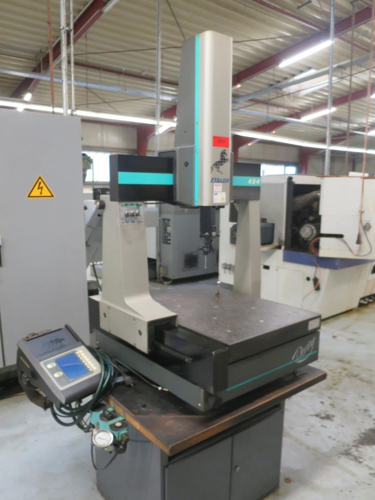 Rozsáhlý sortiment pil, soustruhů a frézek od známých výrobců.-2