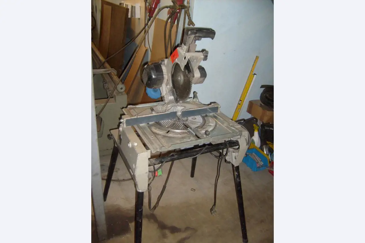 diverse gepflegte Maschinen für den Fenster-/ <br>Aluminium- und Stahlbau sowie weitere <br>gepflegte Metallbearbeitungsmaschinen, <br>Werkstatteinrichtung, u.v.a.m.-1