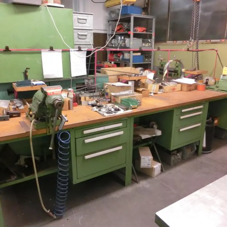 3 work benches Zelenka