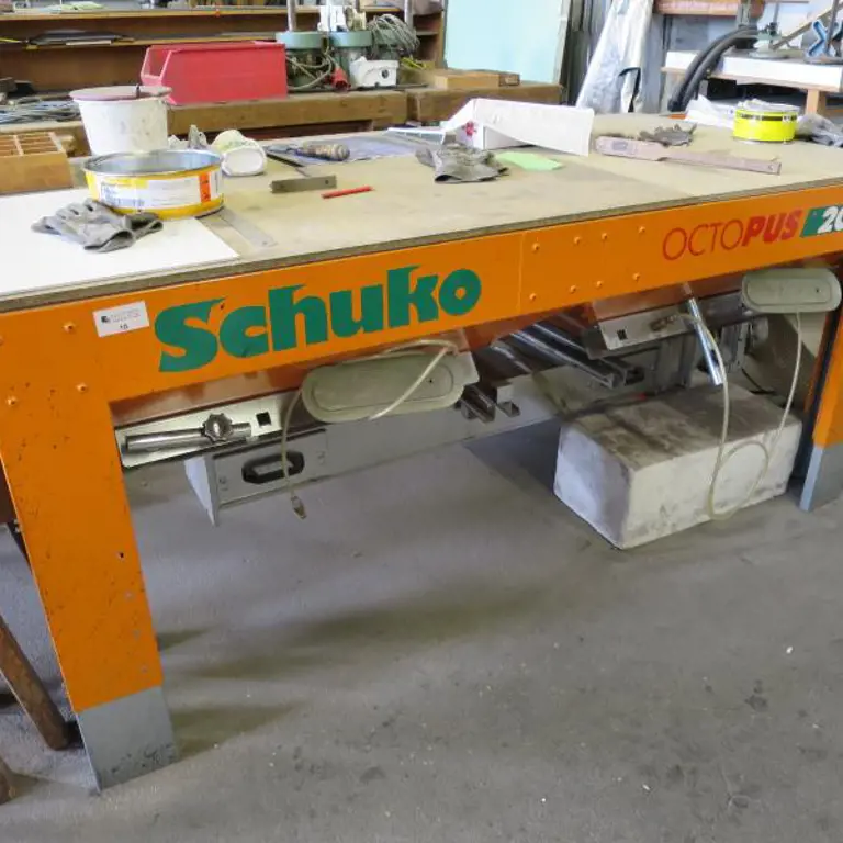 Grinding- and work-bench Schuko Octopus 20