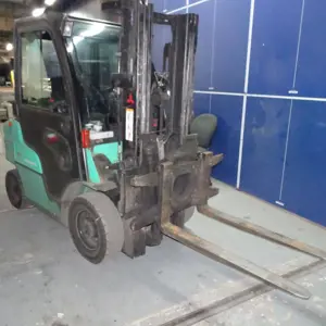 gas-powered forklift truck Mitsubishi FG25N