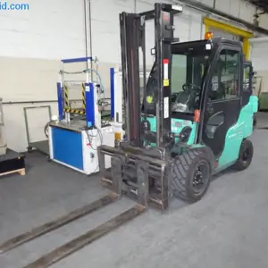 gas-powered forklift truck Mitsubishi FG 30 N