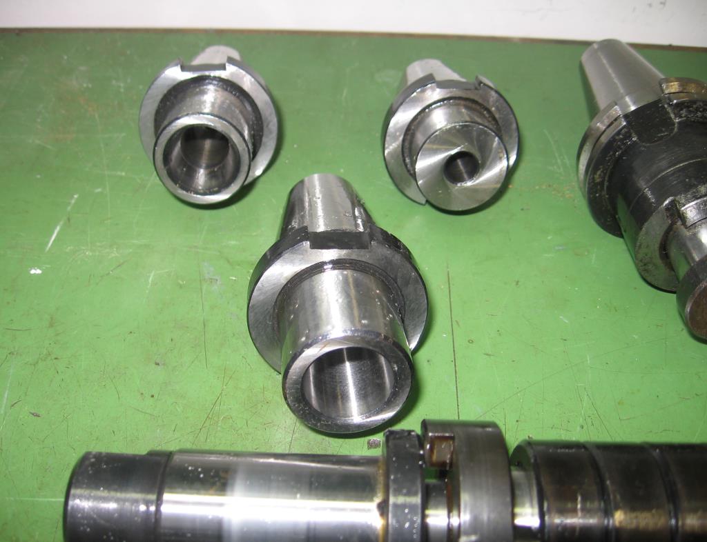 Različna laboratorijska oprema in mobilni regalni sistem-13