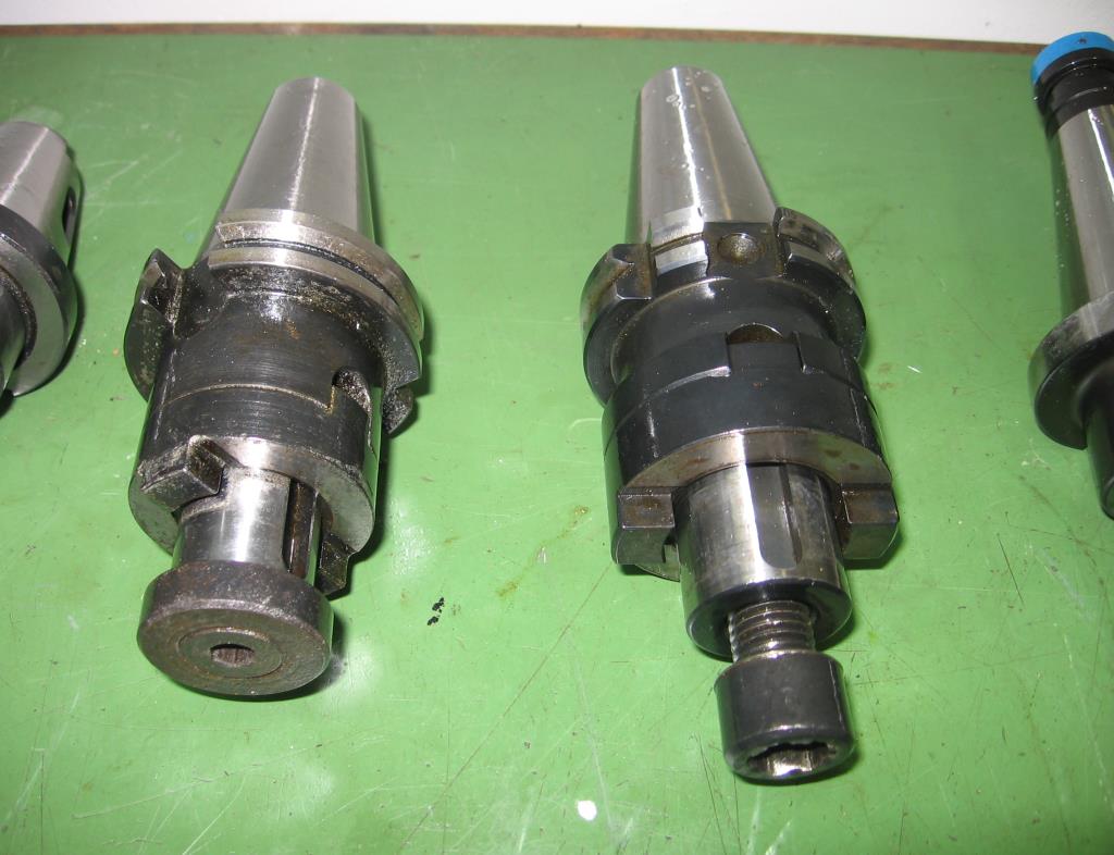 Različna laboratorijska oprema in mobilni regalni sistem-14