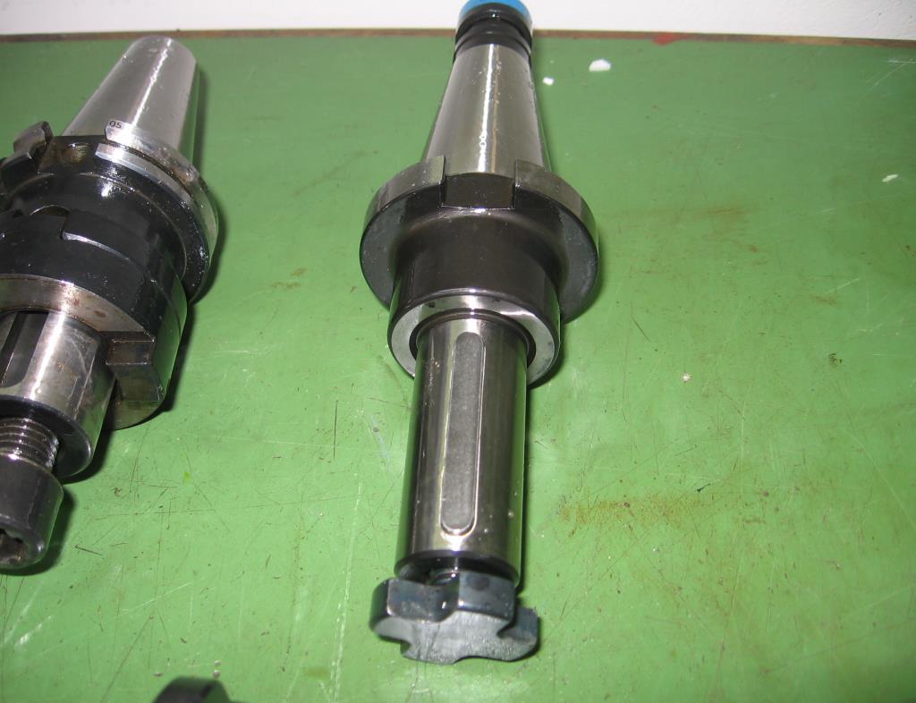 Različna laboratorijska oprema in mobilni regalni sistem-15