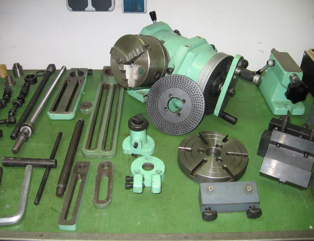 Različna laboratorijska oprema in mobilni regalni sistem-3