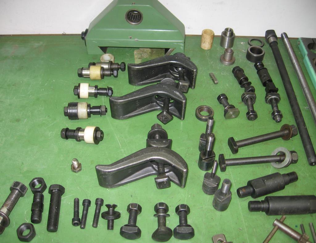 Različna laboratorijska oprema in mobilni regalni sistem-6