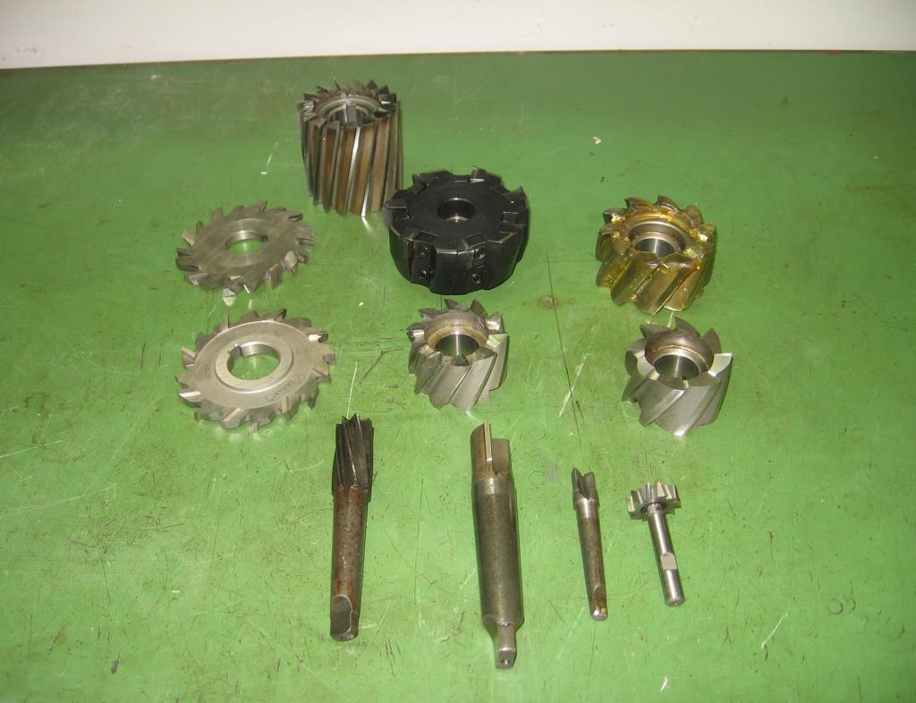 Različna laboratorijska oprema in mobilni regalni sistem-9