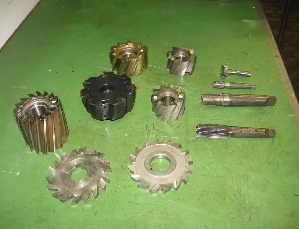 Različna laboratorijska oprema in mobilni regalni sistem-10