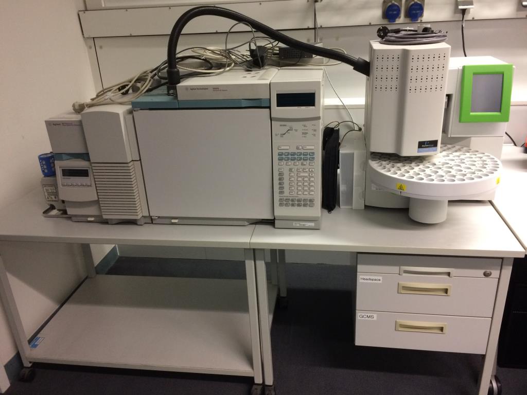 Različna laboratorijska oprema in mobilni regalni sistem-2