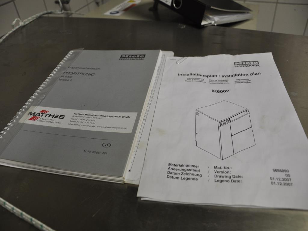 Diverses techniques de laboratoire ainsi qu'une installation de rayonnages mobiles-4