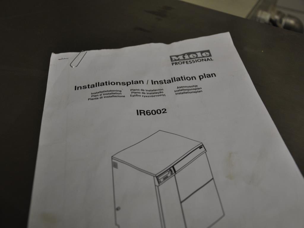 Diverses techniques de laboratoire ainsi qu'une installation de rayonnages mobiles-6