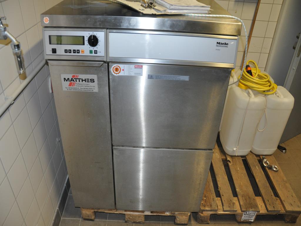 Diverses techniques de laboratoire ainsi qu'une installation de rayonnages mobiles-7